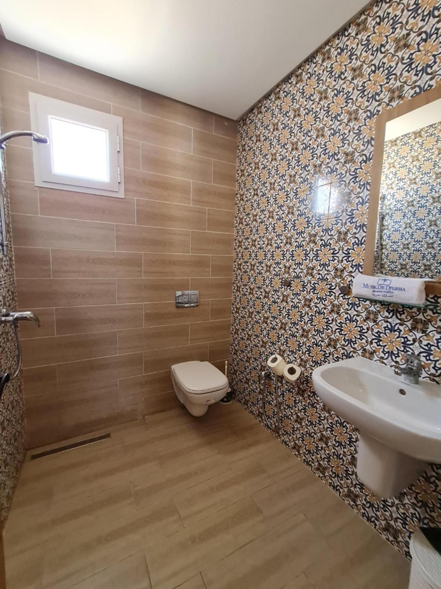 Musk De Djerba Suite Aziz Avec Piscine Temlale Bagian luar foto